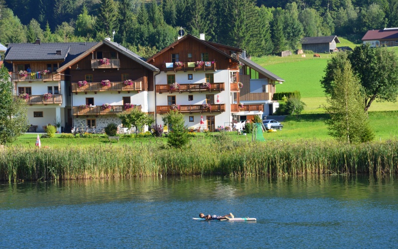Haus Heimat im Sommer - Zimmer und Ferienwohnungen am Weissensee in Kärnten